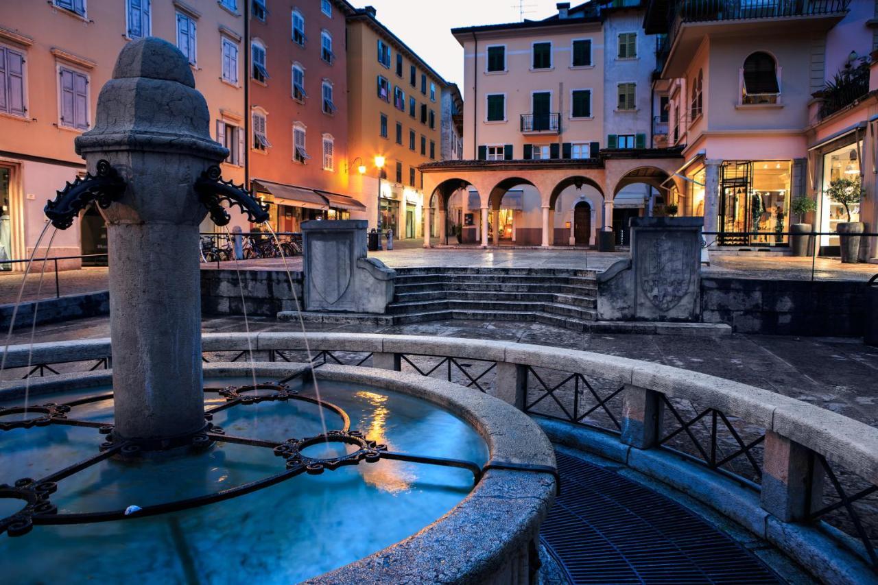 Antares150M From The Lake - Happy Rentals Riva del Garda Exterior photo