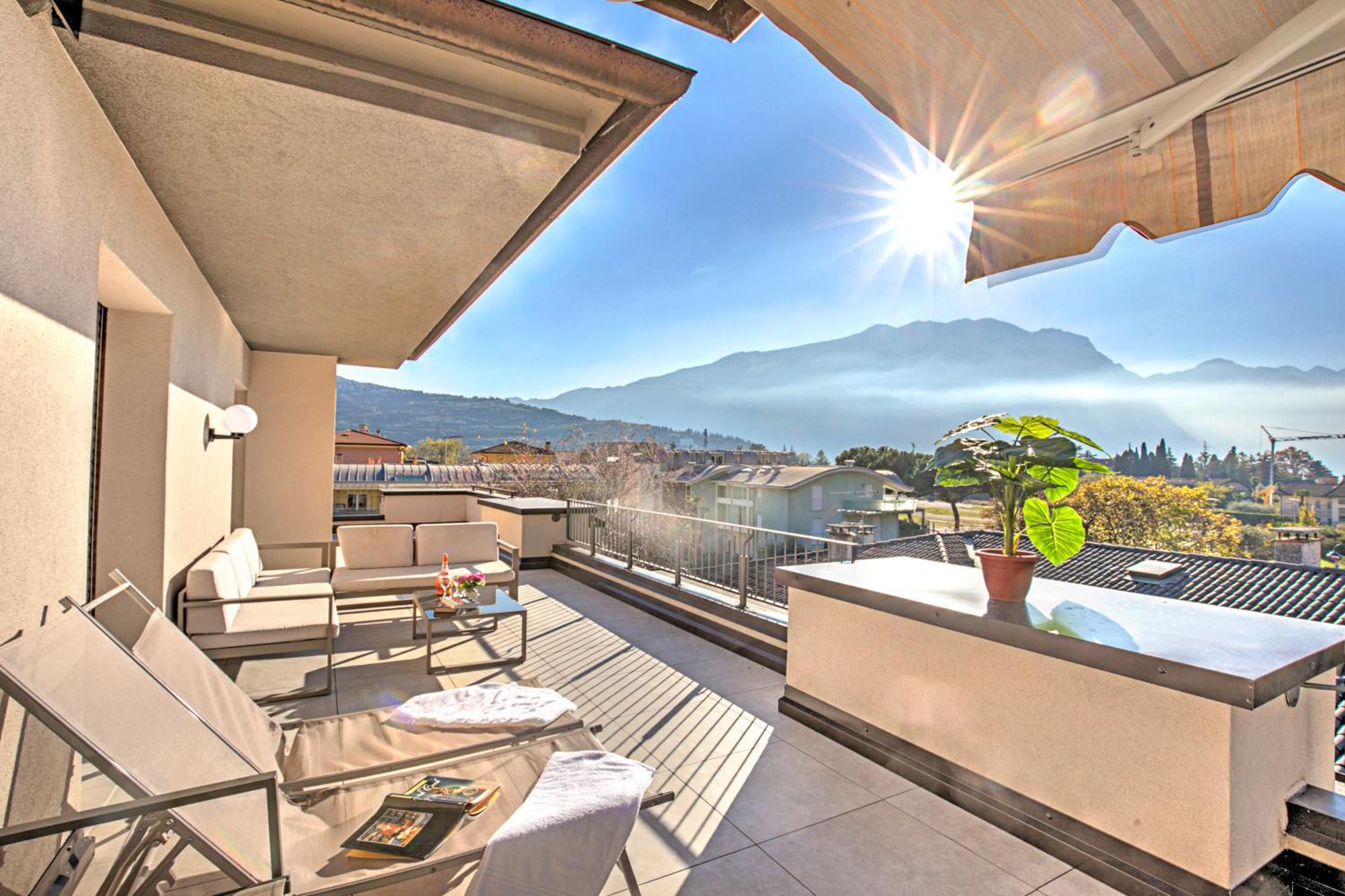 Antares150M From The Lake - Happy Rentals Riva del Garda Exterior photo